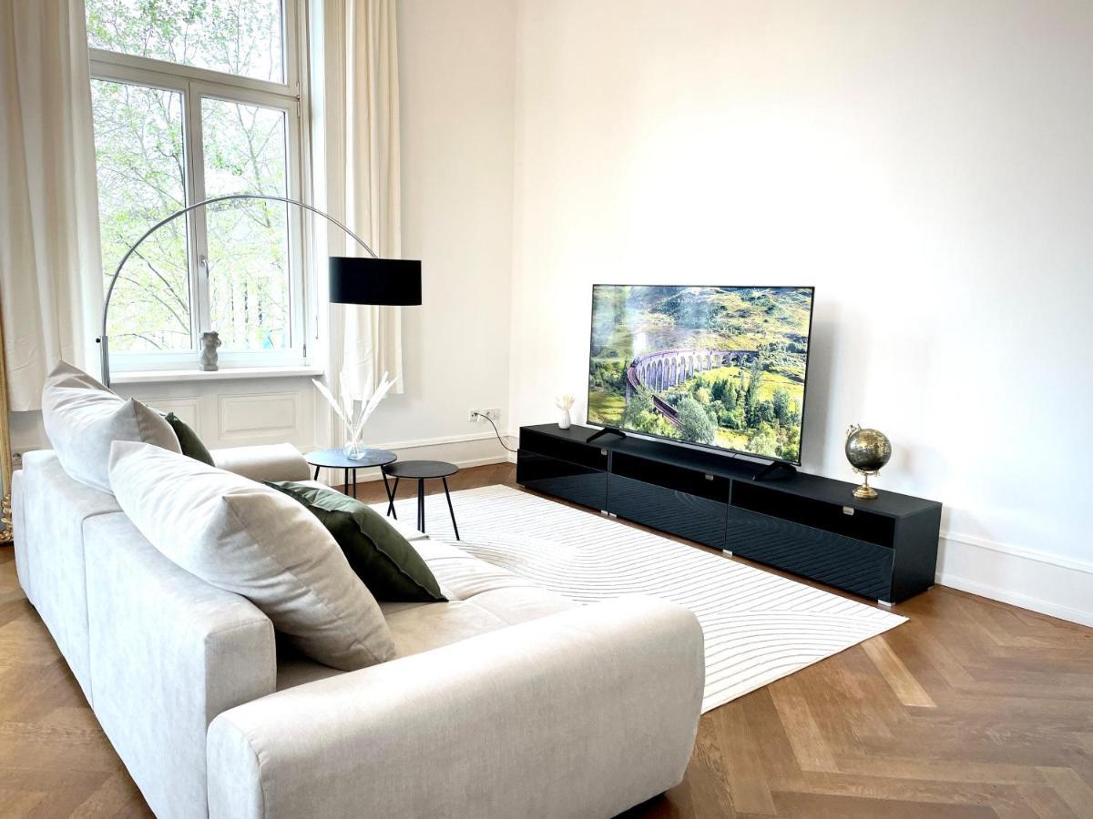 Palais Passy~Design Suite Mit Ausblick Im Zentrum Wiesbaden Eksteriør bilde