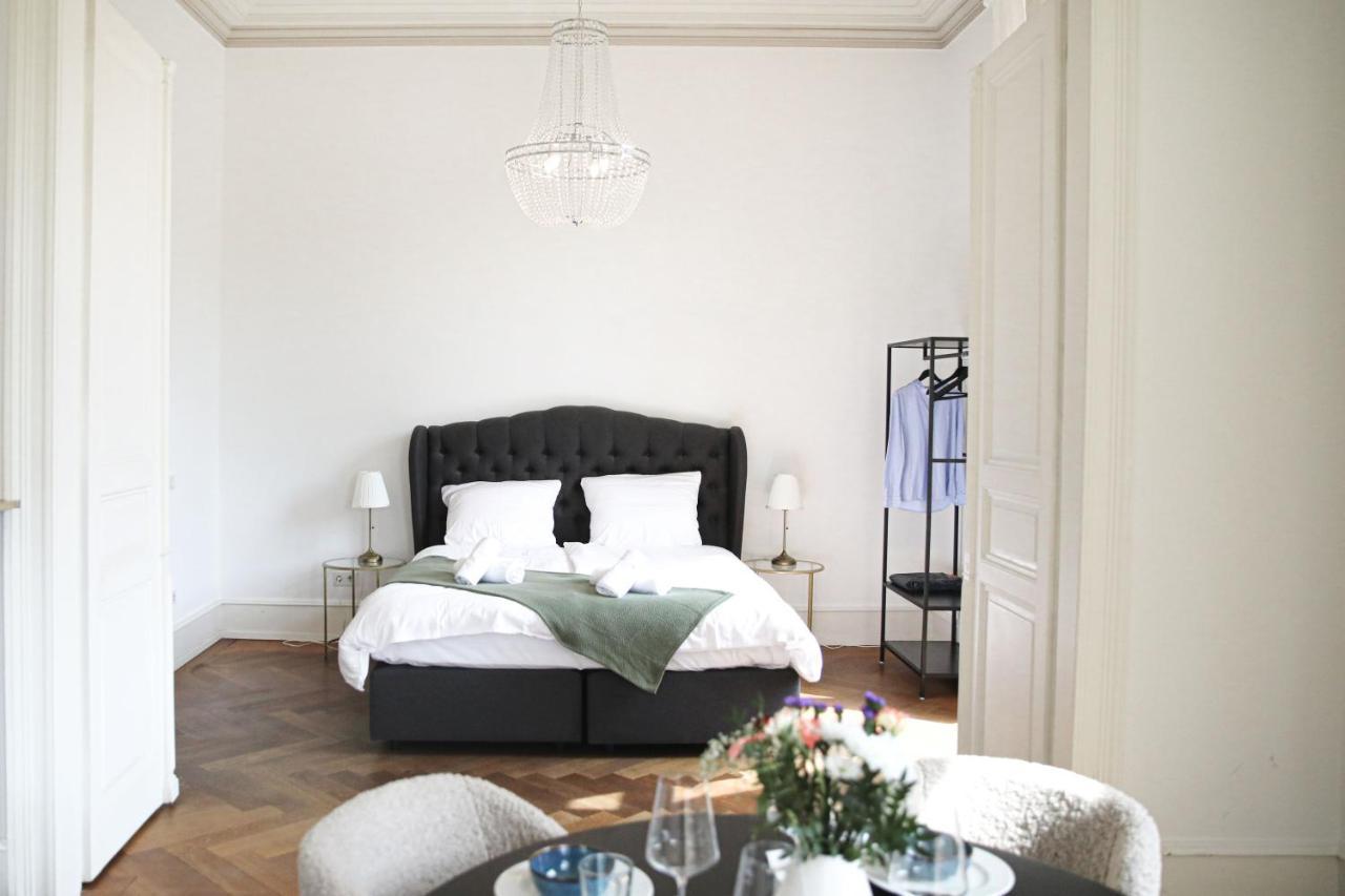 Palais Passy~Design Suite Mit Ausblick Im Zentrum Wiesbaden Eksteriør bilde